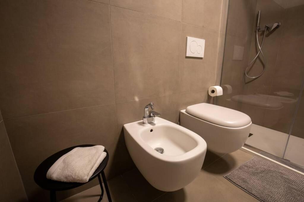 Barolo - Wine Loft Apartment ตูริน ภายนอก รูปภาพ